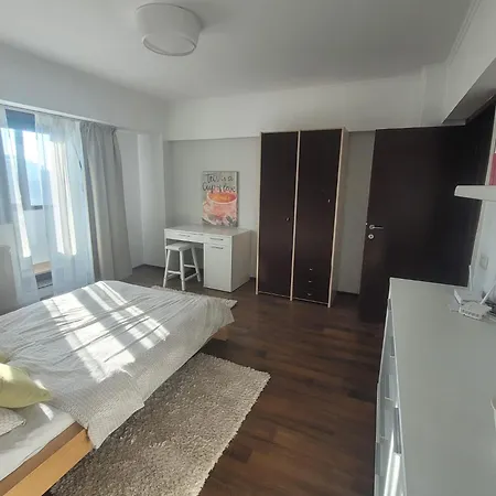 Ultracentral * Bükreş